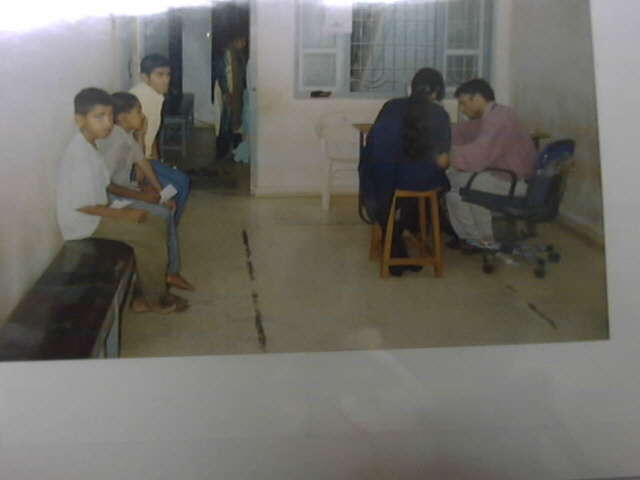 kids_waiting_for_medicines.jpg